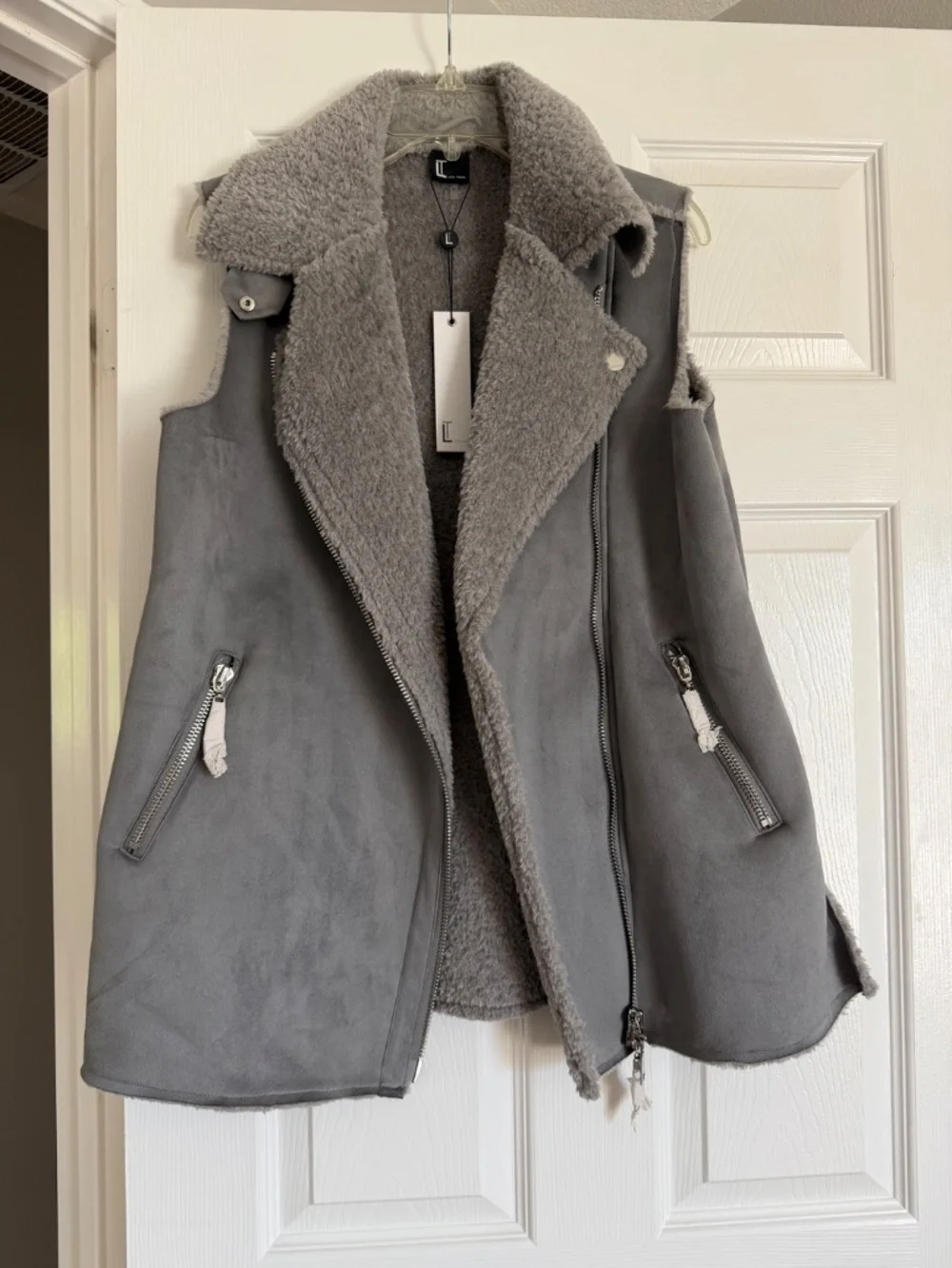 Grey Vest - Picture 2 of 3